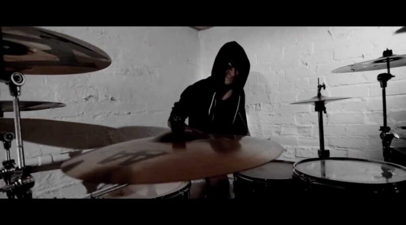 Skarlett Riot - Villain